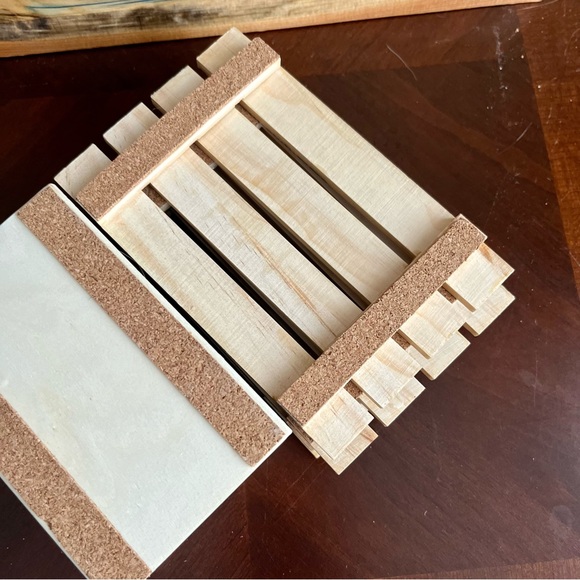 Mini Pallet & Crate Coaster Set Red Green Plaid. 4 Coasters w/ crate - Picture 4 of 6